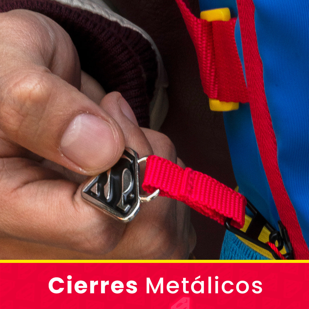 Mochila Premium Superman DC Classic 002