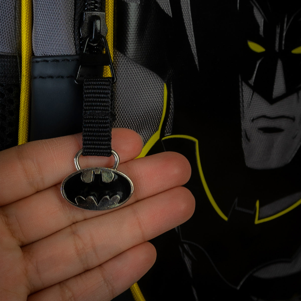 Mochila escolar Batman con alas desplegables Colección 011