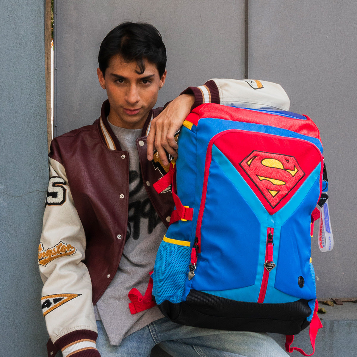 Mochila Premium Superman DC Classic 002
